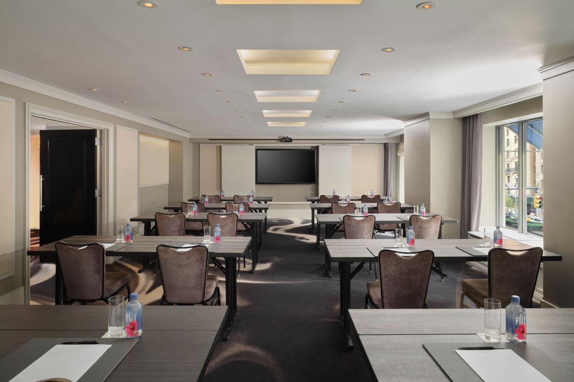 Loews Regency New York Hotel Экстерьер фото